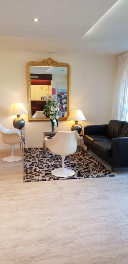 Hotel Le Galoubet Villeneuve-Loubet Eksteriør billede